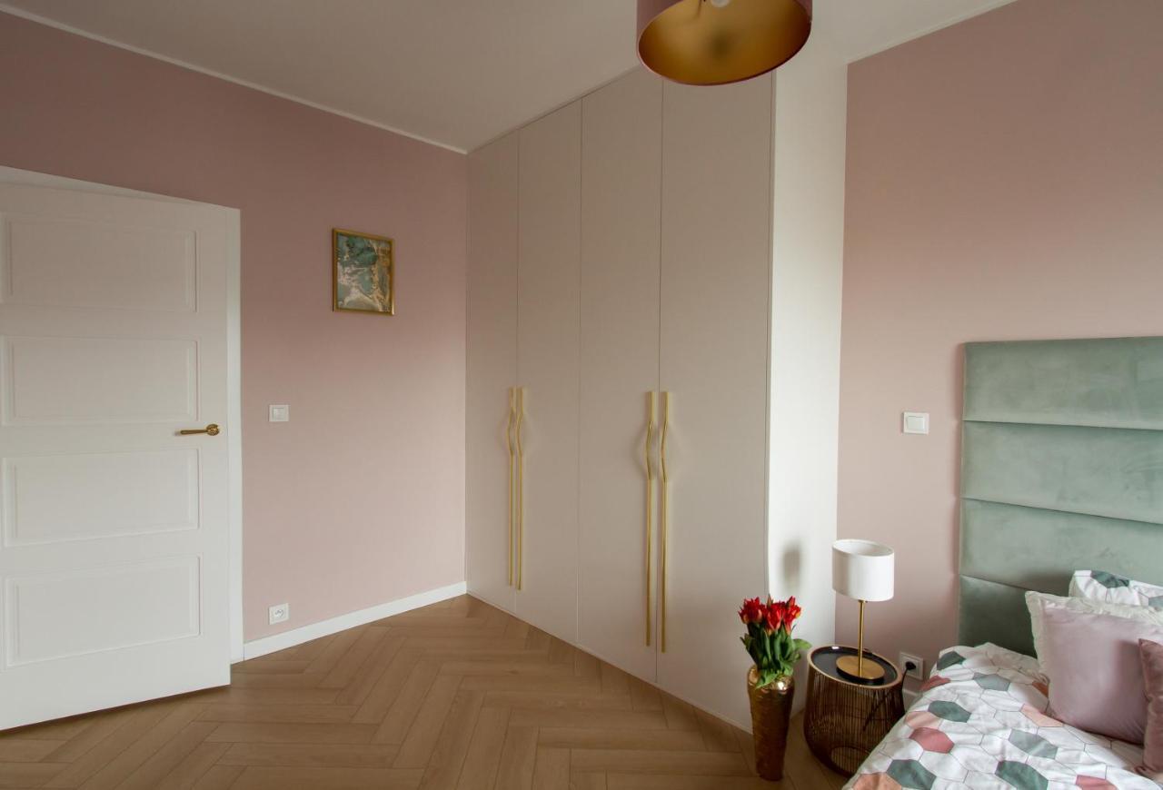 Nowy Apartment Przy Placu Szembeka Varsóvia Exterior foto